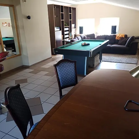 Cat Friendly Apartment *